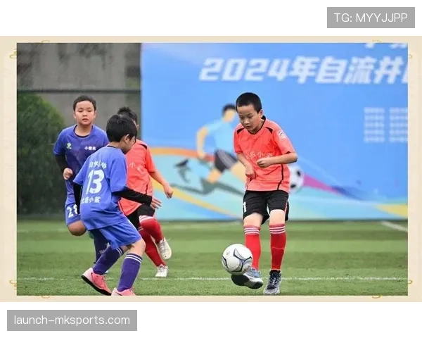 新星闪耀绿茵场：年轻天才创历史，足球界聚焦未来之星